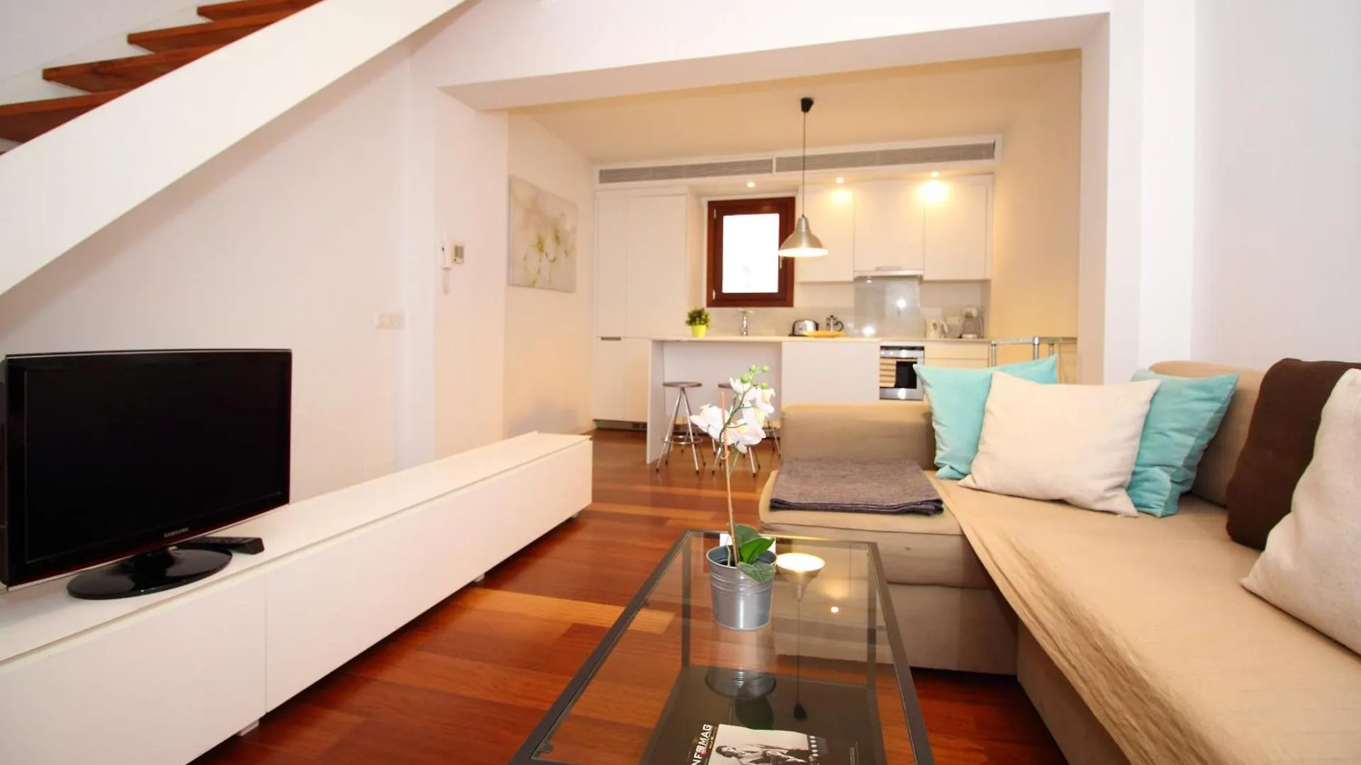 Missio Triplex House In Old Town Of Palma 빌라 팔마데마요르카